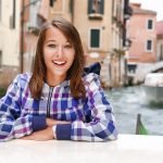 Devojka sa lepim zubima