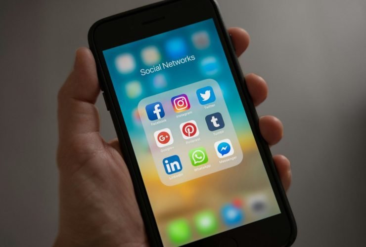 drustvene-mreze-telefon