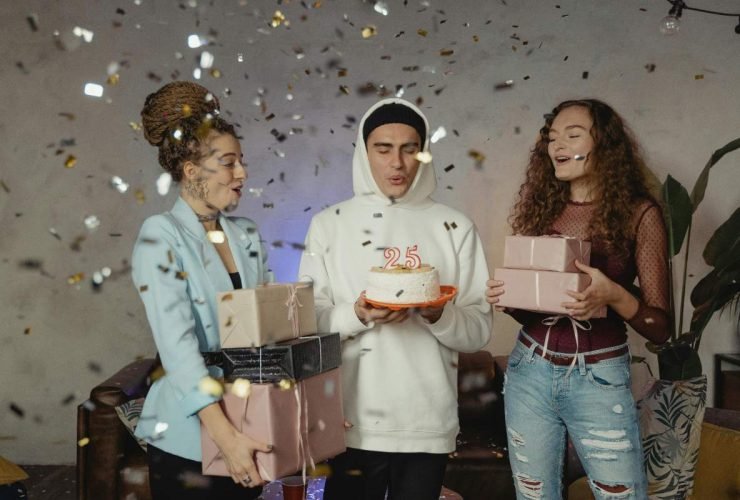 prijatelji-proslava-rodjendan