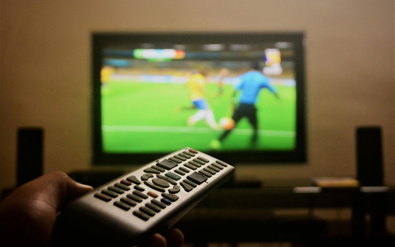 gledanje-utakmica-televizor