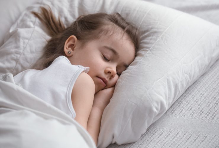 Devojčica spavanje